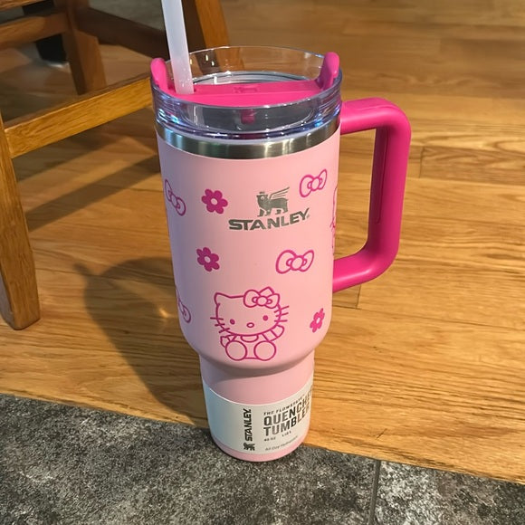 Stanley Pink Hello Kitty Quencher Tumbler 40oz | Shop Listing 3